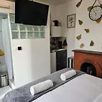 3 A Proche De 10 Mn, Monaco 15 Mn Et L'italie 30 Mn * La Trinité