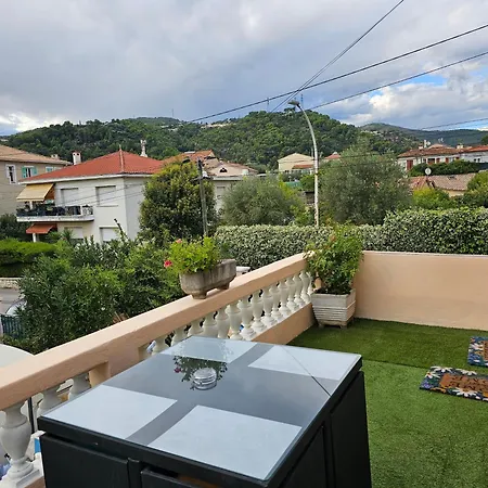 3 A Proche De 10 Mn, Monaco 15 Mn Et L'italie 30 Mn דירה